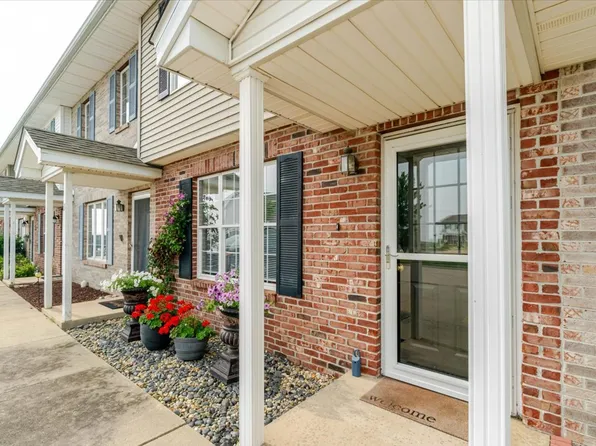 29 Fetzer Ct APT 2, Bloomington, IL 61704