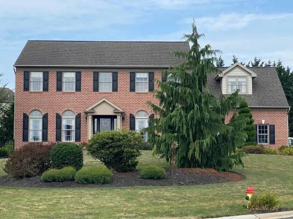 39 Auburn Dr, Annville, PA 17003