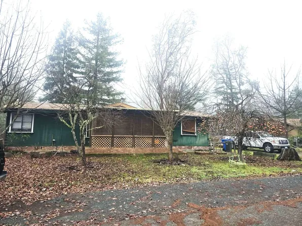 637 Frederick Ct, Cave Junction, OR 97523