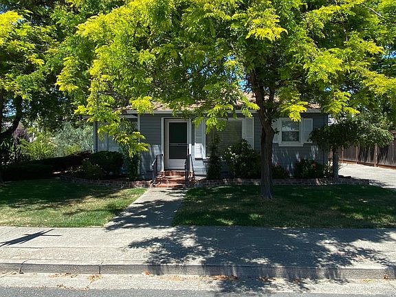 3rd image of 749 Mountain View Avenue