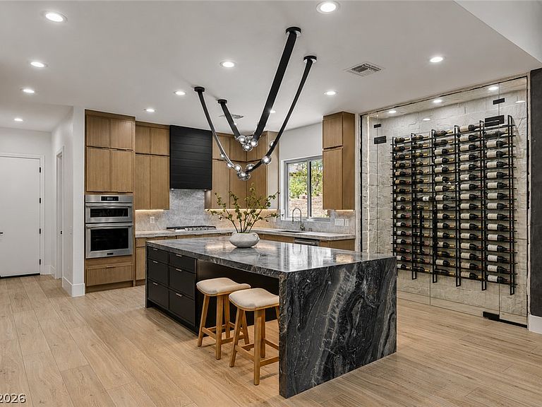 29 Desert Highlands Dr, Henderson, NV