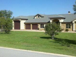 106 Creekside Trl, Spicewood, TX 78669