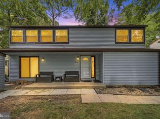 9076 Gold Amber Garth, Columbia, MD 21045