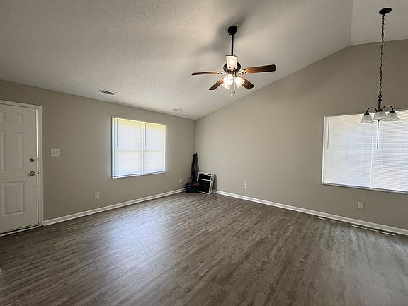 4th image of 3209 Deer Path Cir