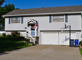 6103 Mustang Ln, Country Club, MO 64506