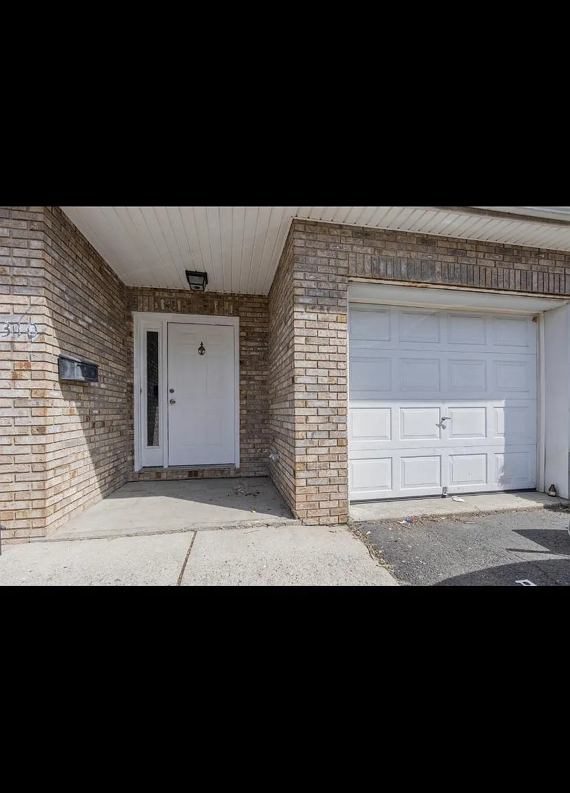 7310 Dane Ct — Photo 3