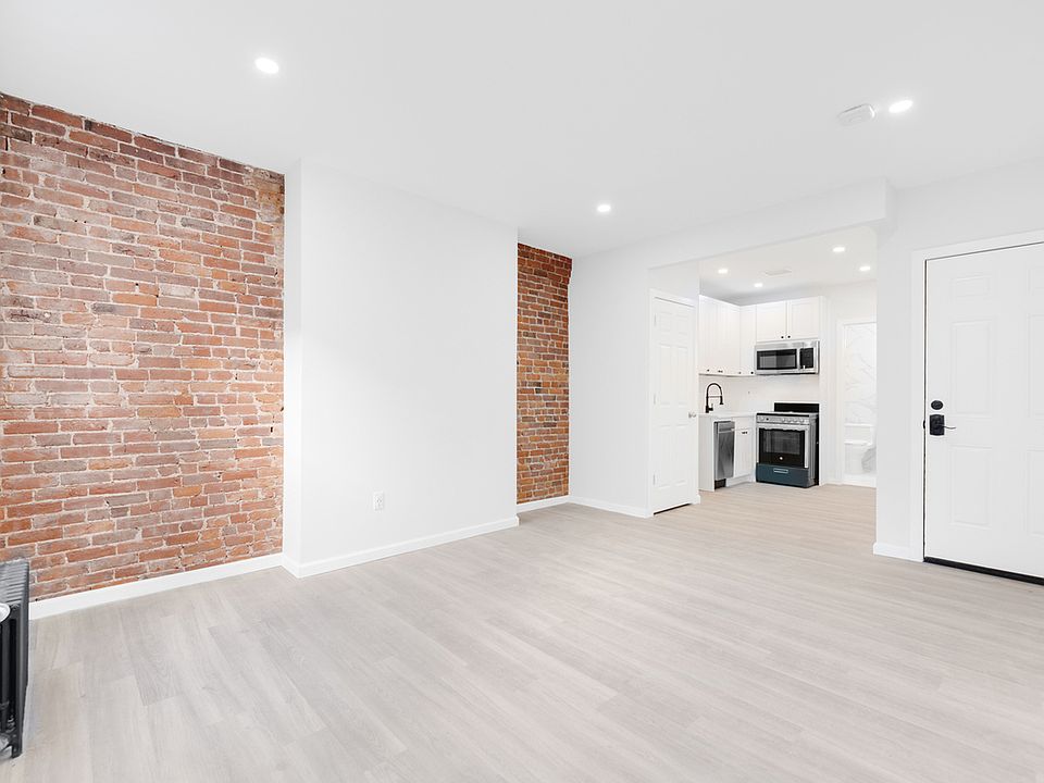 1st image of 240 E 75th St #14