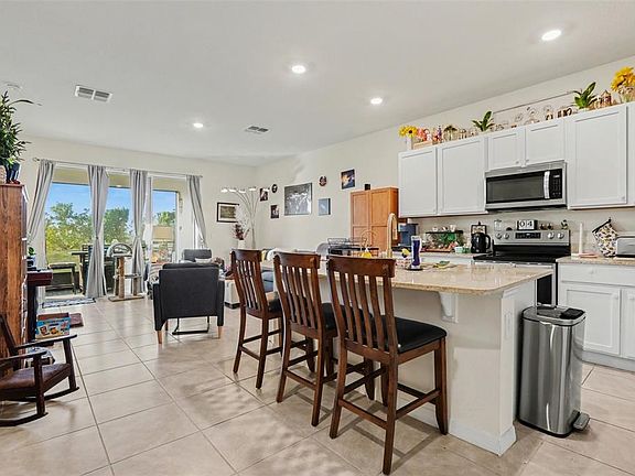 2nd image of 17518 Crescent Moon Loop