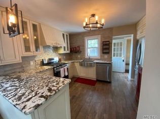 1070 Barnes St, Franklin Square, NY 11010