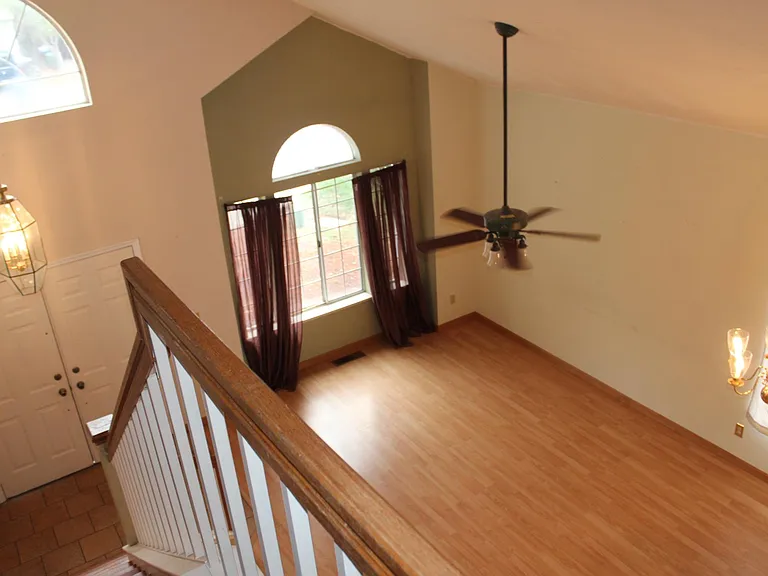 Falcon Ct — Photo 21