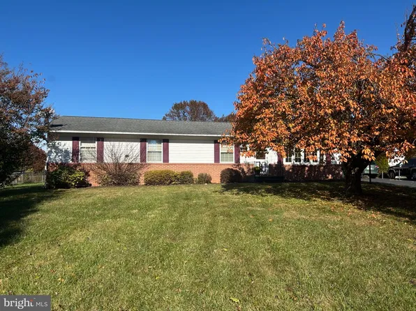 1443 Tuscawilla Dr, Charles Town, WV 25414