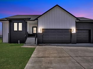 1651 Sonora Dr, McPherson, KS 67460