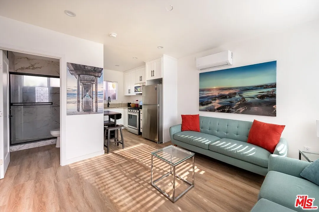 1 bed, 1.0 bath, $1,995 — Photo 3