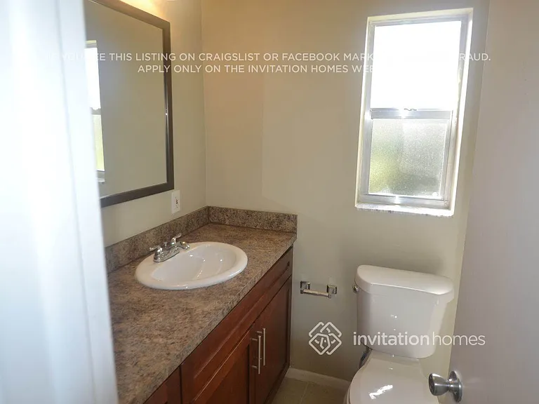 1100 SW 70th Ter — Photo 9