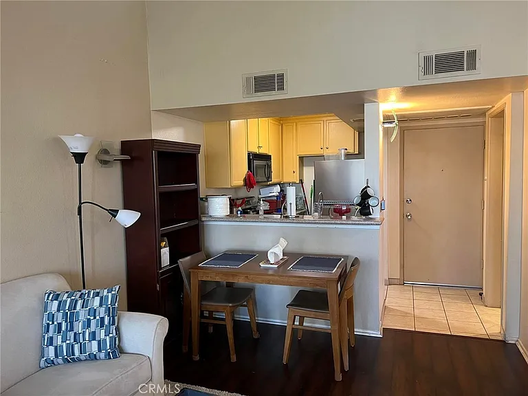 5325 Newcastle Ave #330 — Photo 12