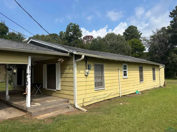 306 Doris St, Queen City, TX 75572