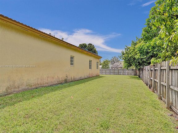 3rd image of 15742 NW 40th Ct