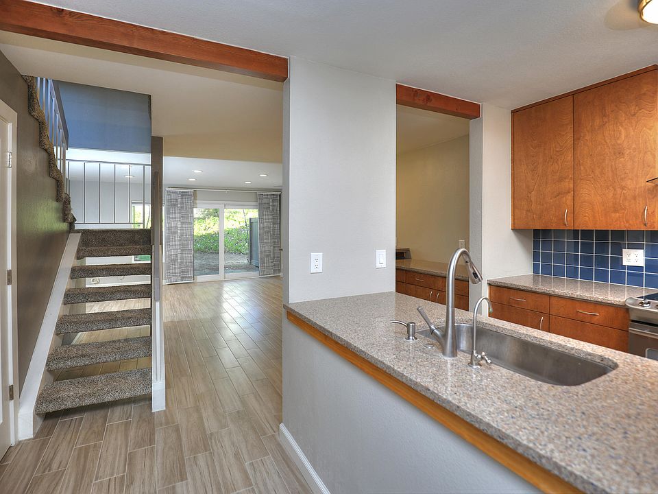 1st image of 969 Miramonte Dr APT 1
