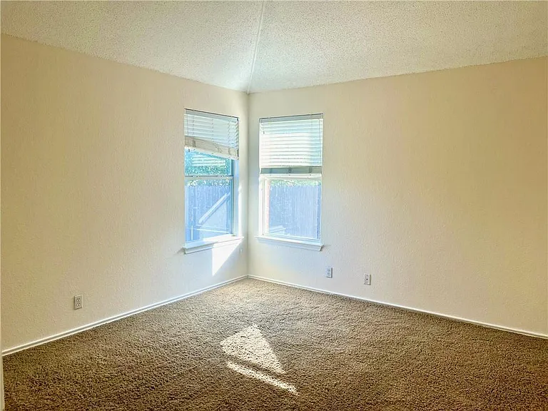 16831 Bailey Jean Dr — Photo 8
