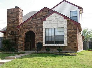 1900 Pinecrest Dr, Carrollton, TX 75010