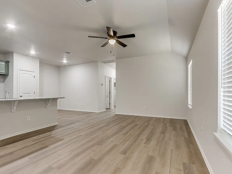 1541 Pavy Pkwy — Photo 24
