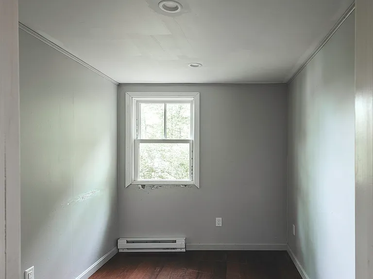 127R Leonard St — Photo 13