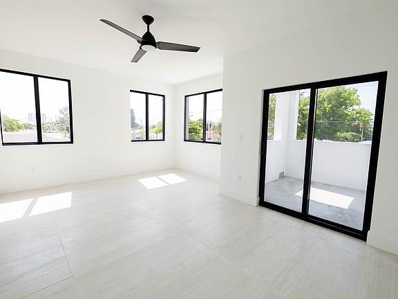 3rd image of 3189 SW 23rd Ter #3189
