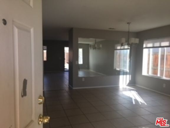 5th image of 4670 Willowglen Way