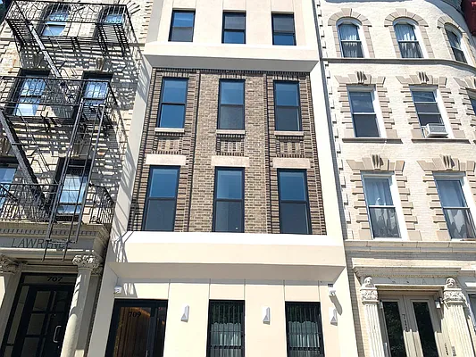 Rented by Tapiro Realty | media 38