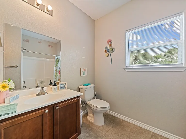 1109 W Nelson Ave — Photo 11