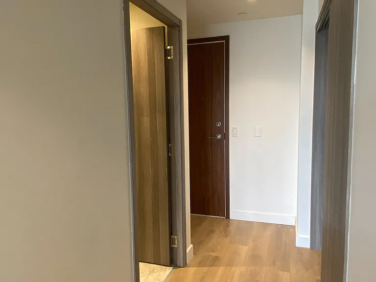 95 McMahon Dr #903 — Photo 8
