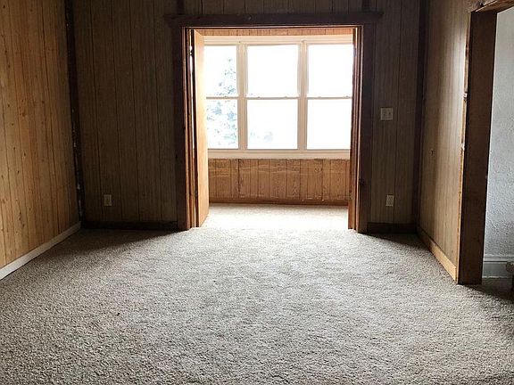 2nd image of 4821 Homerlee Ave House 2