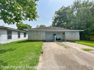 610 N Vionett Ln, Texas City, TX 77591