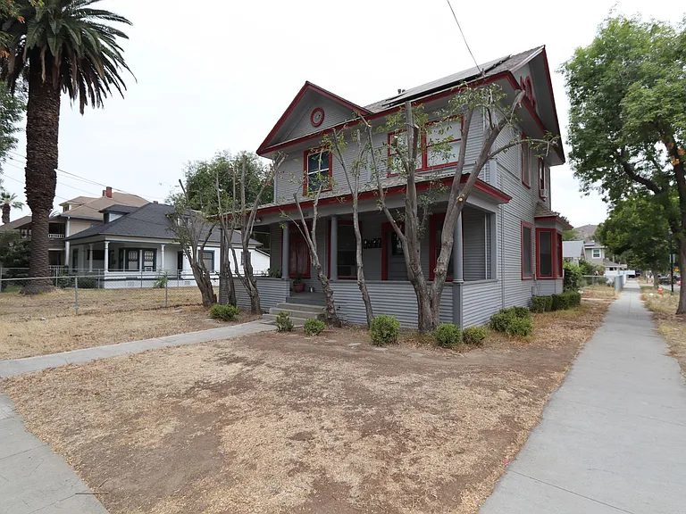 3907 Chestnut St — Photo 23