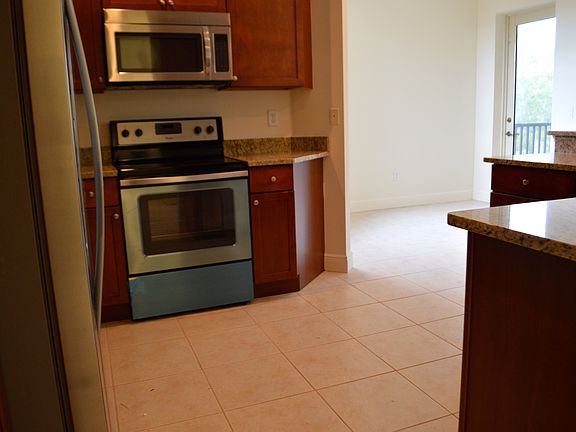 5th image of 4501 Dalmahoy Ct APT 201
