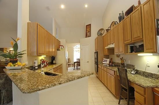 3rd image of 836 Kingsbridge Dr