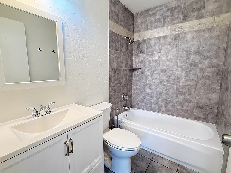 5105 E 2nd St #A — Photo 10