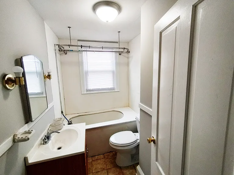 230 Washington St #3 — Photo 5