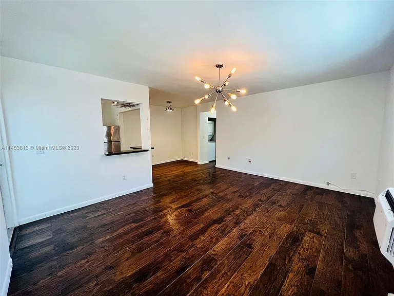1120 Euclid Ave #7 — Photo 4