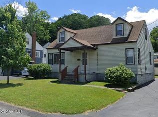 4 Neptune St, Rensselaer, NY 12144