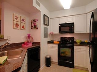 110 Century Dr APT 6401, Alexandria, VA 22304
