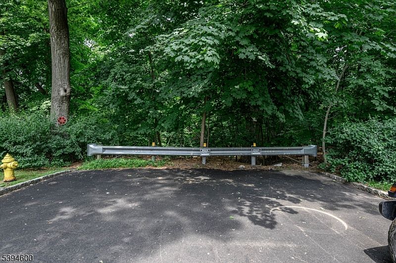 1st image of 39 Forest Dr