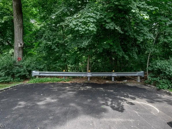 39 Forest Dr, Bloomfield Twp., NJ 07003