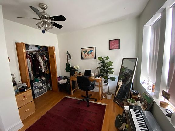4th image of 2839 N Sawyer Ave APT 3S
