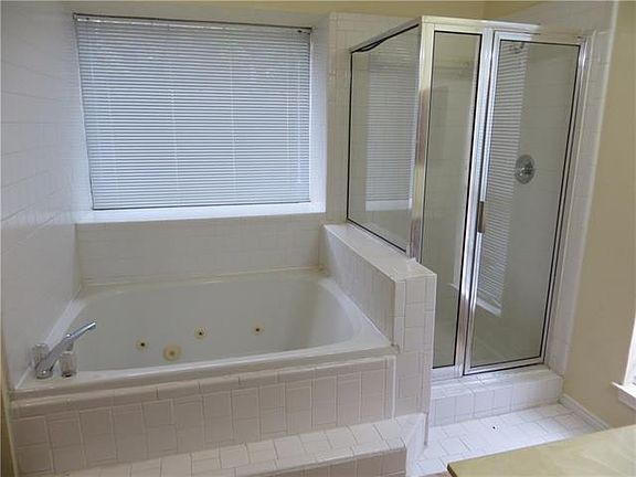 4th image of 1708 Liberty Ln