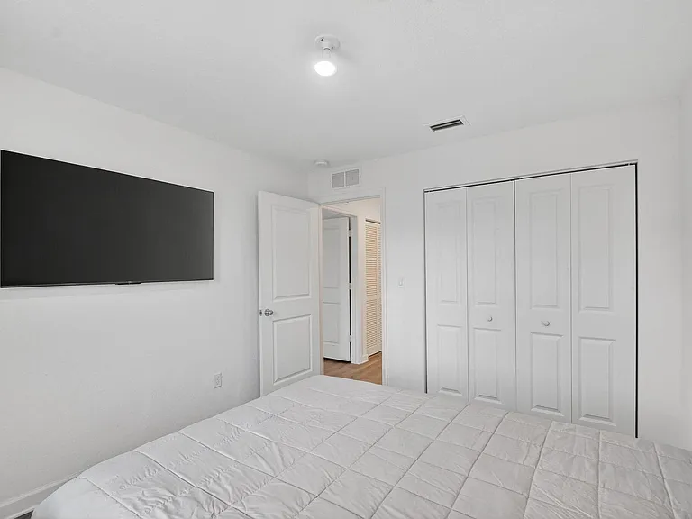 6933 N Harbours Edge Ave #0 — Photo 12