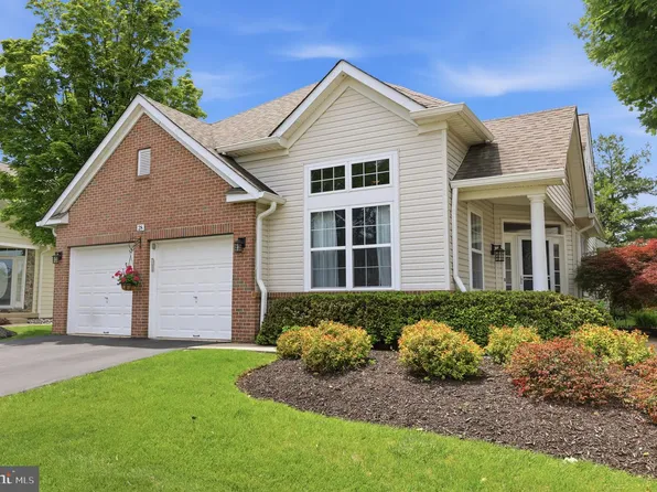 28 Bluebonnet Rd, Langhorne, PA 19047