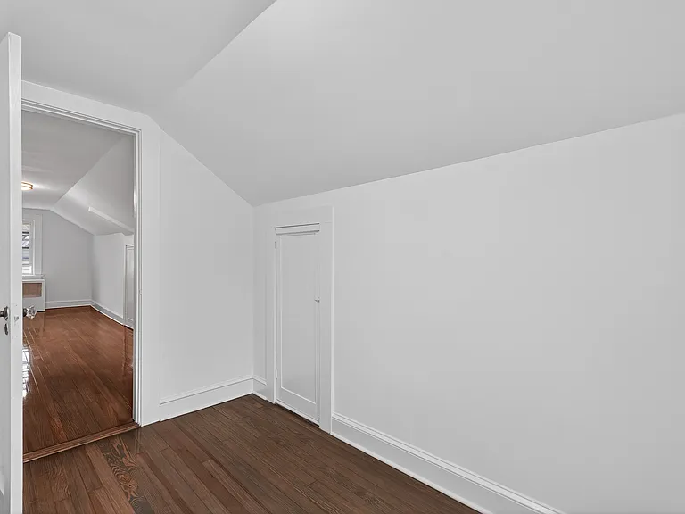 135 Rockwood Pl — Photo 5