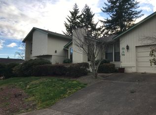 316 NW Woodoak Dr, Roseburg, OR