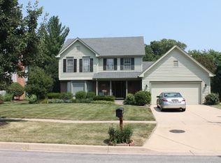 820 Roberts Ln, Batavia, IL 60510